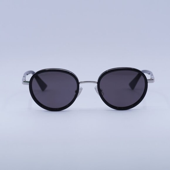 🕶️ New Bottega Veneta BV1372S 001 Sunglasses - Black/Silver Frame, Grey Lenses - Picture 2 of 10